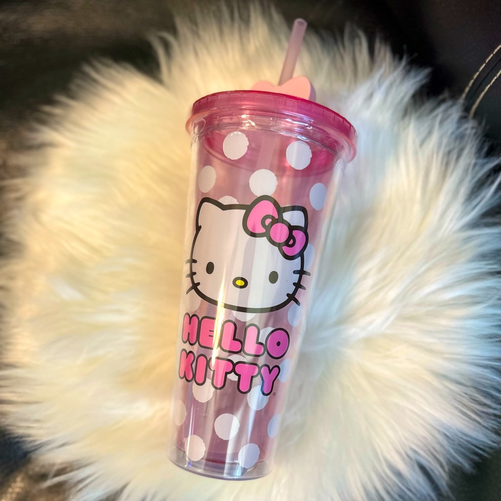 🎀 HELLO KITTY TUMBLER. 24 OZ. NEW